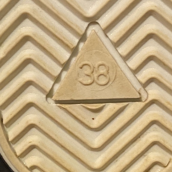 Men’s Leather Adidas High Tops - Picture 6 of 7